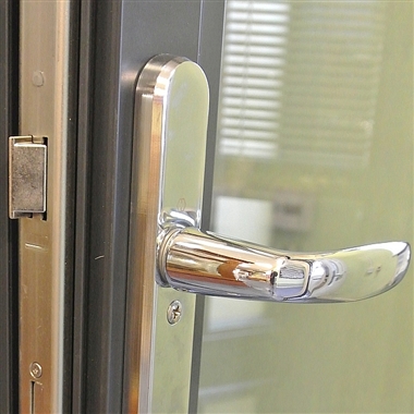 removem exterior door handles